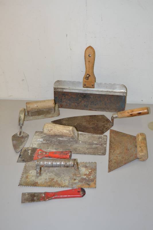 lot 113 image: Cement Tools and putty knives