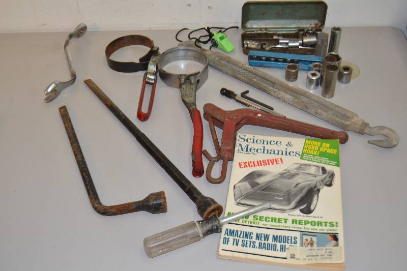 lot 117 image: Tools