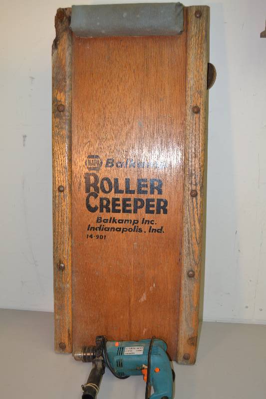 lot 132 image: Roller Creeper and Power Drill