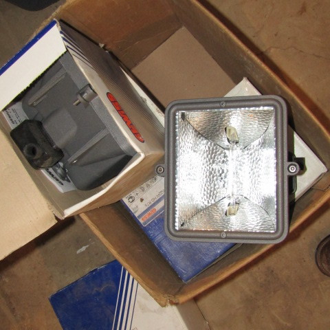 lot 155 image: Light fixtures