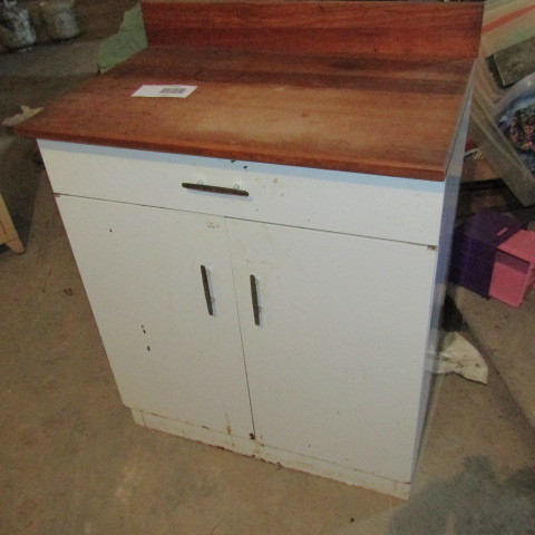 lot 157 image: Metal cabinet