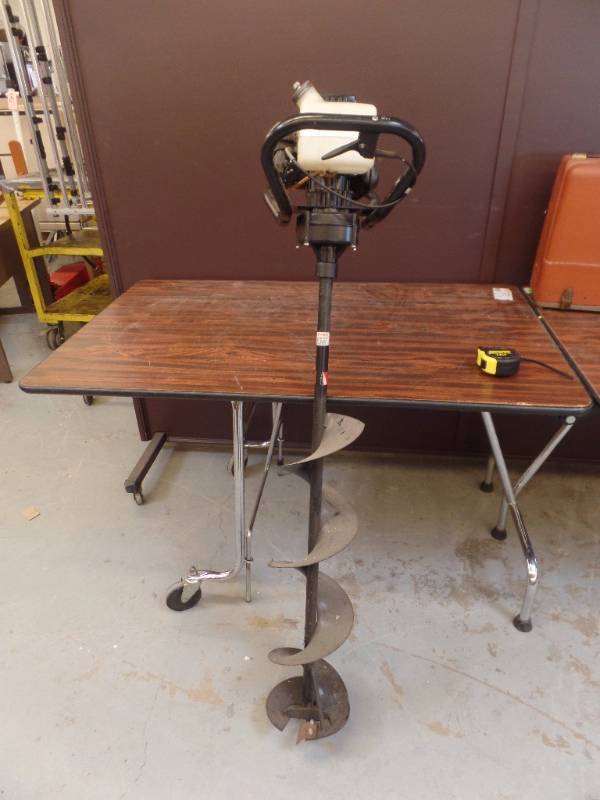 lot 529 image: Ice Auger