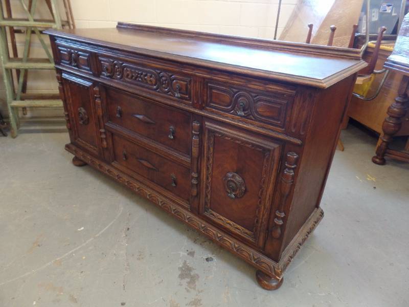 lot 501 image: Antique Buffet