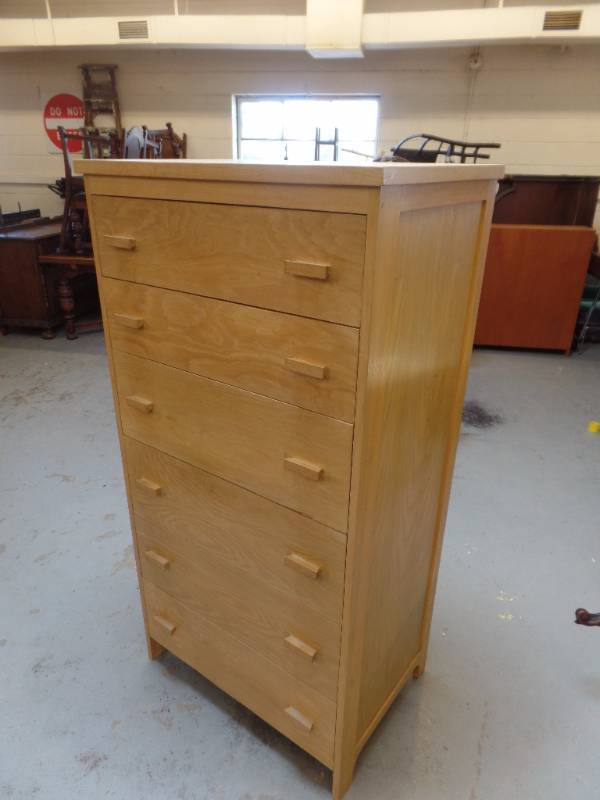 lot 503 image: Chest of Drawers