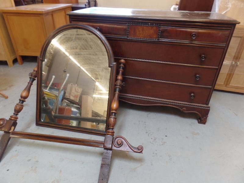 lot 507 image: Dresser & Mirror