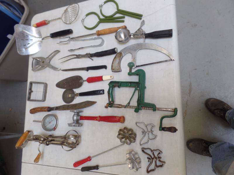 lot 569 image: Kitchen Accessories