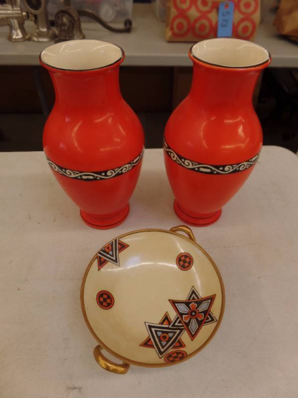 lot 582 image: Ceramic