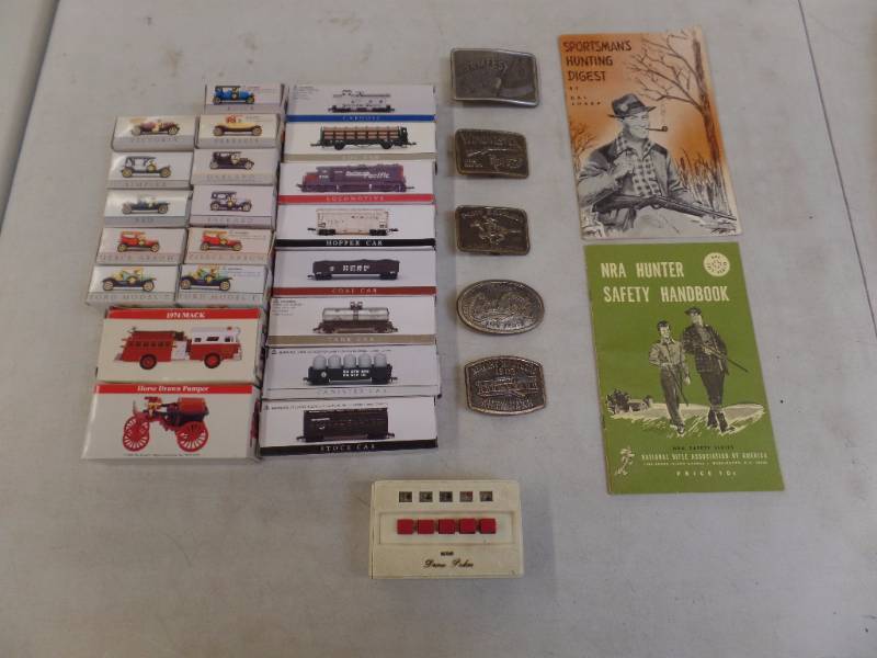 lot 588 image: Collectibles