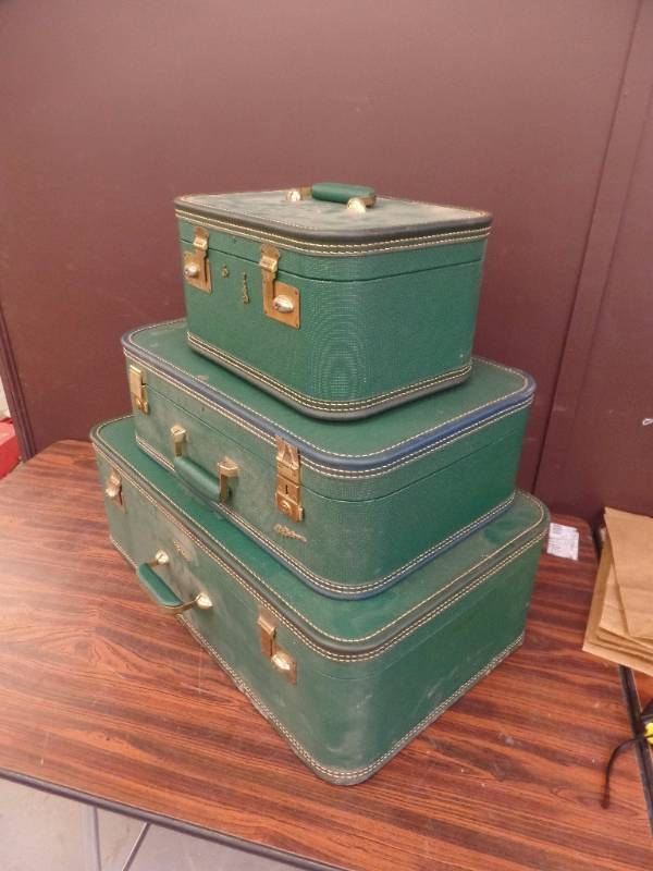 lot 590 image: Vintage Luggage