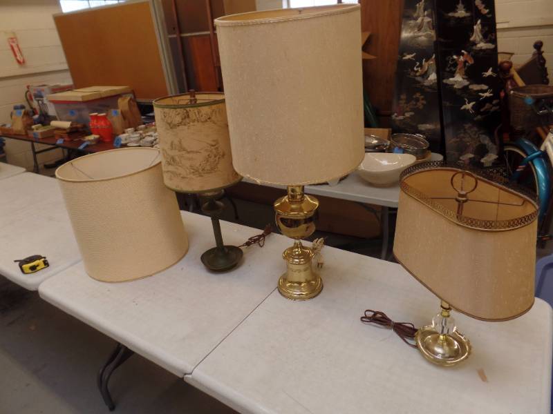 lot 592 image: Vintage Lamps