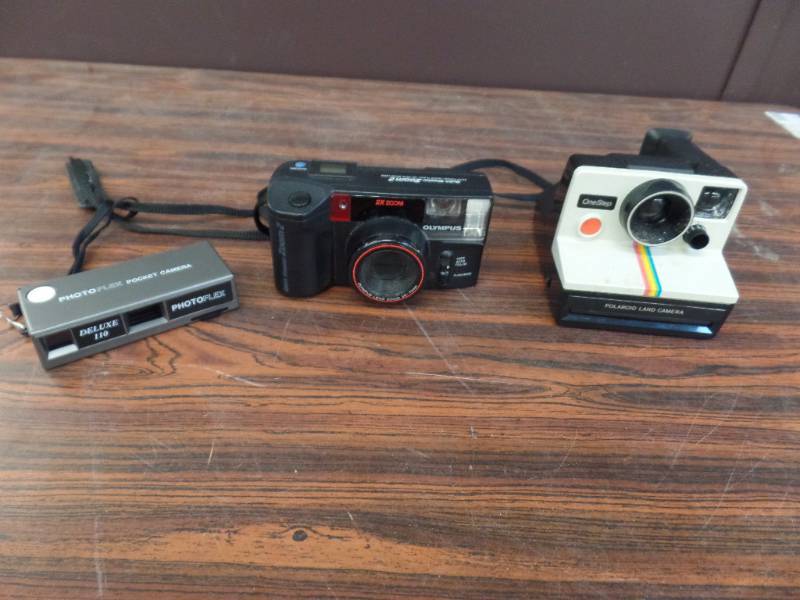 lot 597 image: Camera Collection