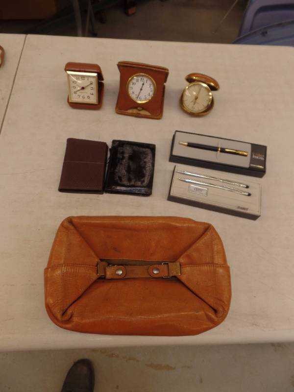 lot 603 image: Travel Accessories