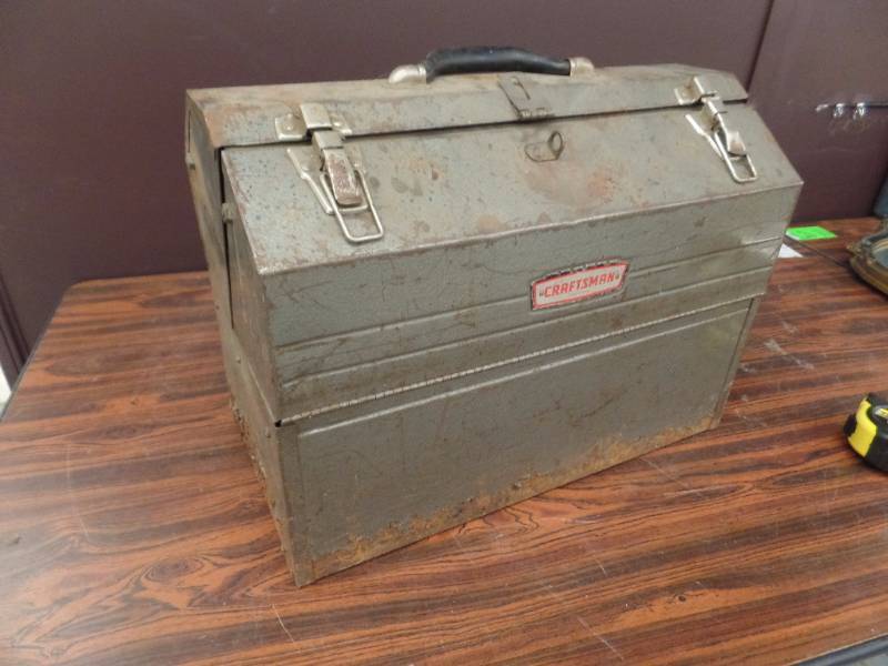 lot 606 image: Tool Box and Tools