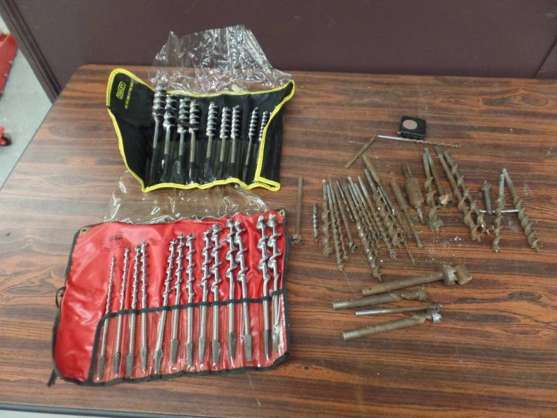 lot 607 image: Drill Bit Collection