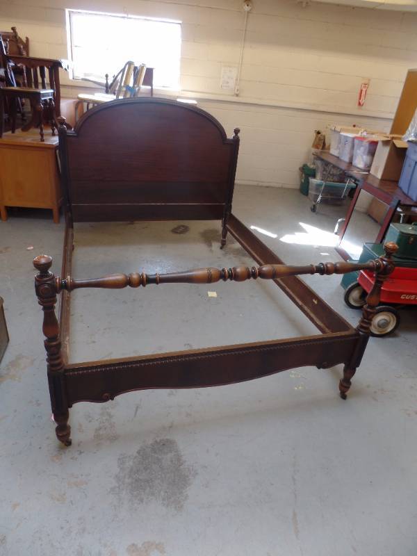 lot 516 image: Full Size Bed Frame