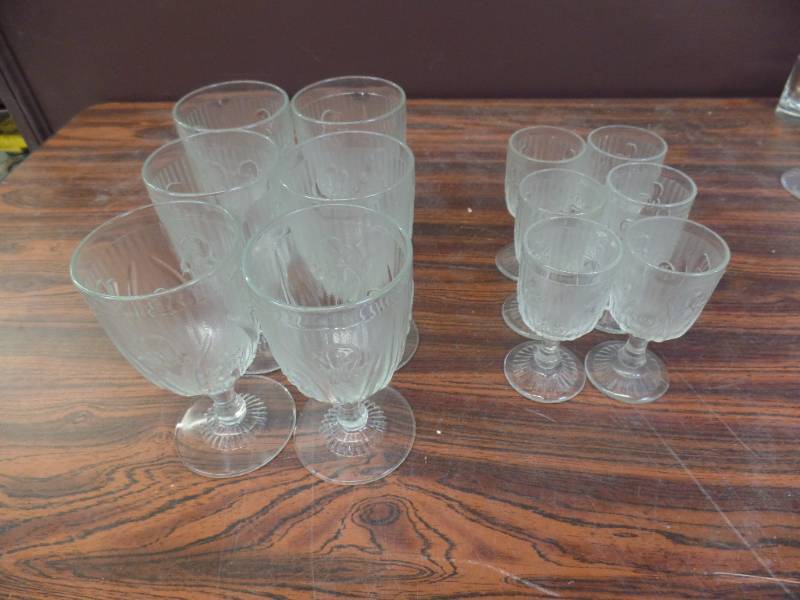 lot 549 image: Glass Stemware