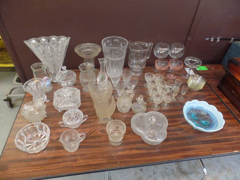 lot 558 image: Crystal and Glass Collection