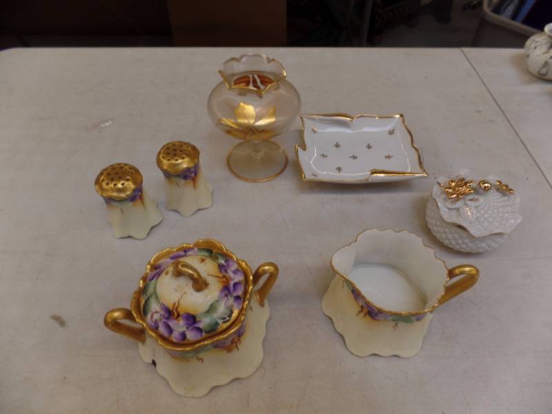 lot 577 image: Bavarian Porcelain