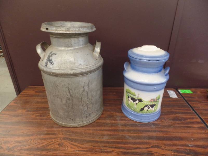 lot 624 image: MIlk Cans