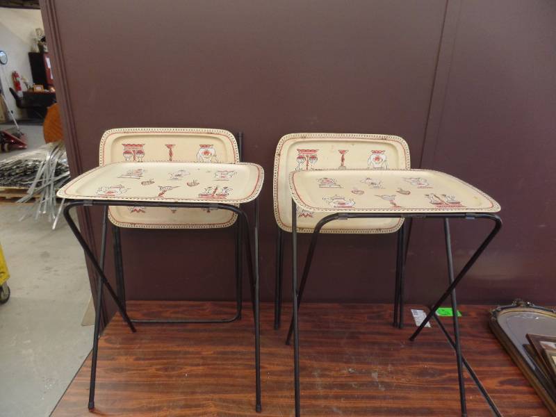 lot 625 image: TV Trays