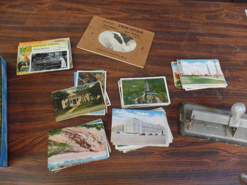 lot 630 image: Souvenir Booklet & Postcards