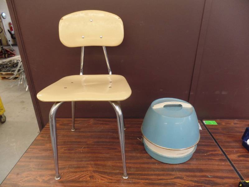 lot 631 image: Tabletop Hairdryer and Chair