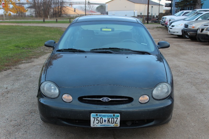 1999 Ford Taurus SE