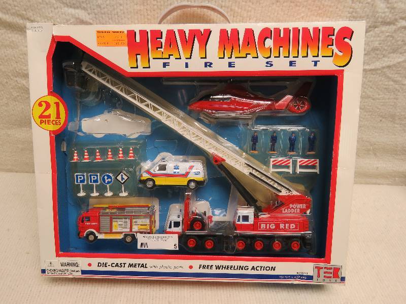 lot 5 image: TEK toys set