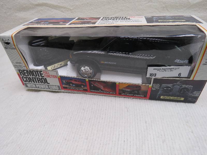 lot 6 image: Remote Control Blazer