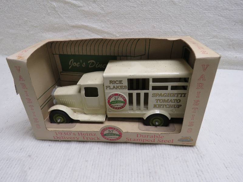 lot 9 image: Vintage Heinz Delivery Truck