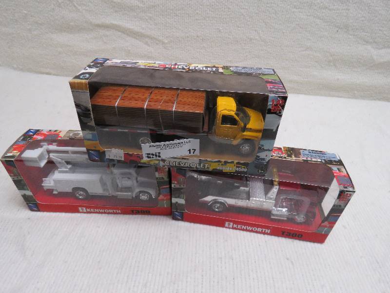 lot 17 image: Vintage Semi Trucks
