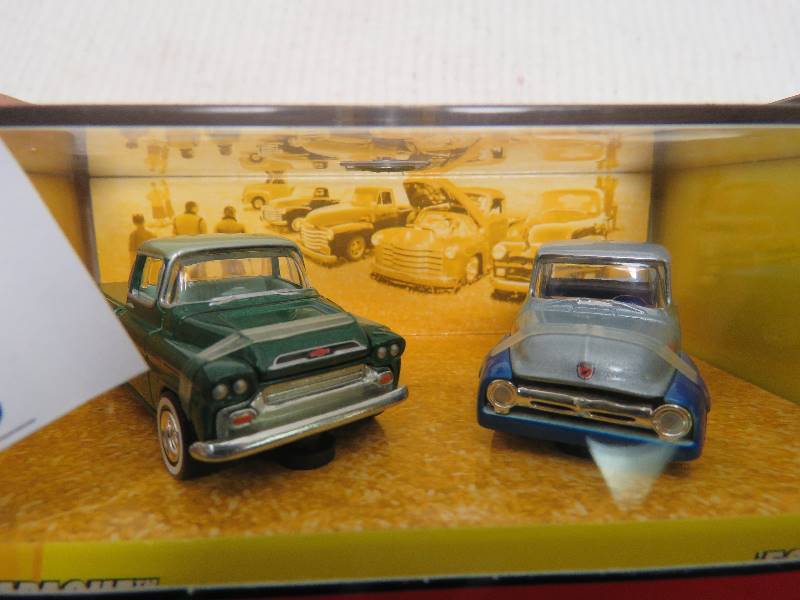 lot 18 image: HotWheels set
