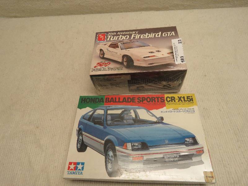 lot 23 image: Vintage Model kits