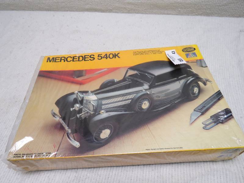 lot 43 image: Vintage Model Kit