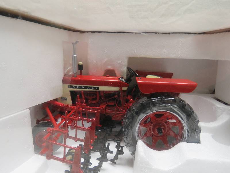lot 48 image: International Harvester Collectible