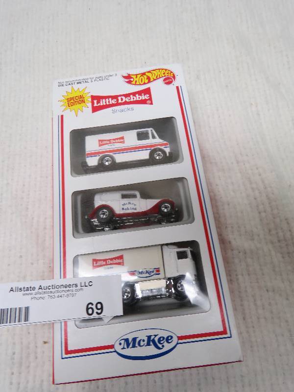 lot 69 image: HotWheels Little Debbie Set