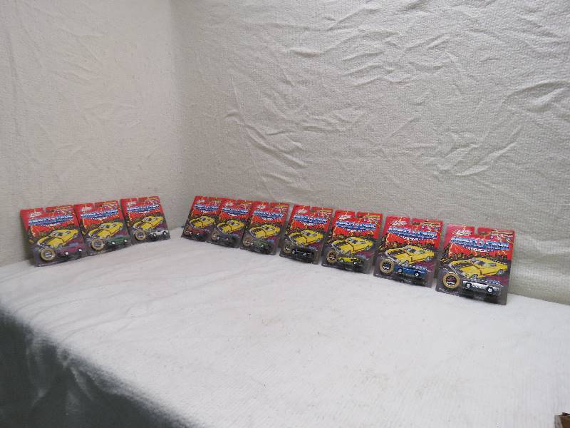 lot 83 image: Collectible Johnny Lightning Cars