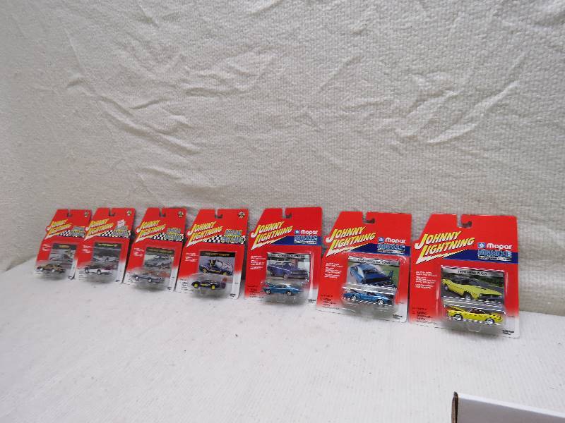 lot 92 image: Collectible Johnny Lightning Cars