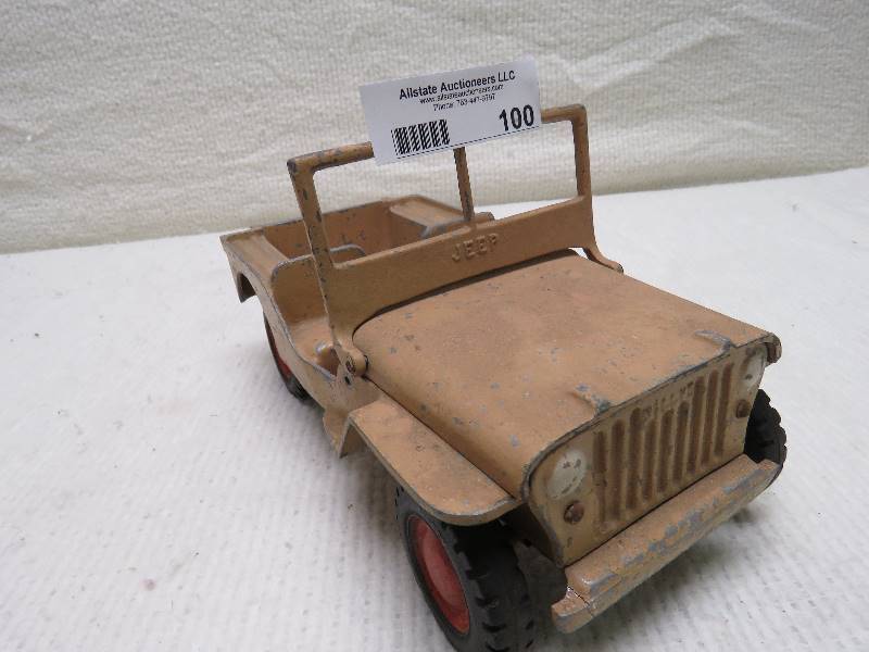 lot 100 image: Antique Jeep