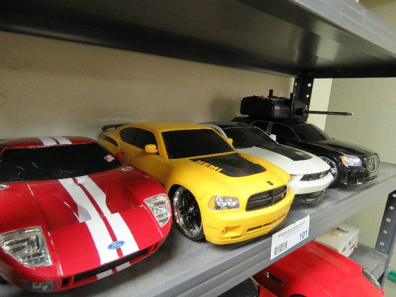 lot 101 image: Collectible Remote Control cars