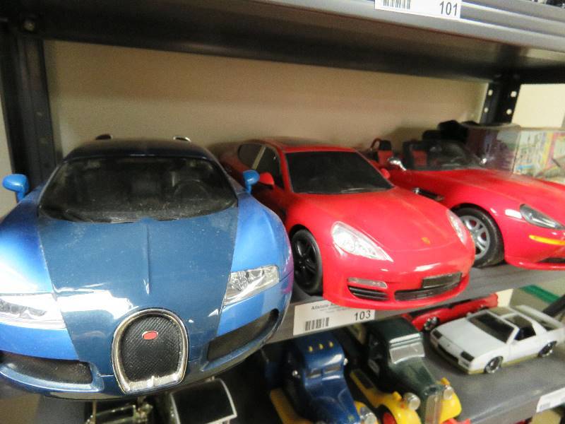 lot 103 image: Collectible Remote Control cars