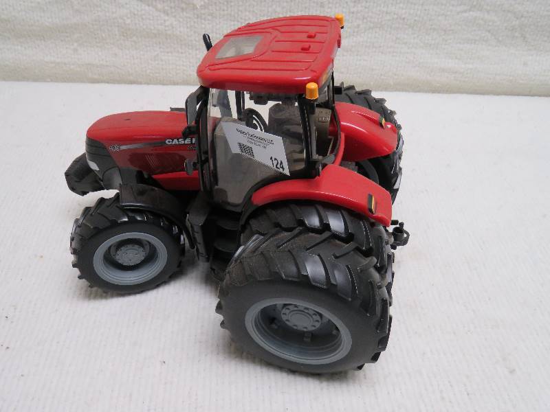 lot 124 image: Case Collectible Tractor