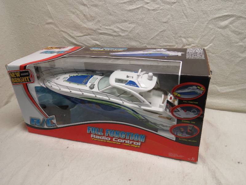 lot 132 image: Radio control Boat