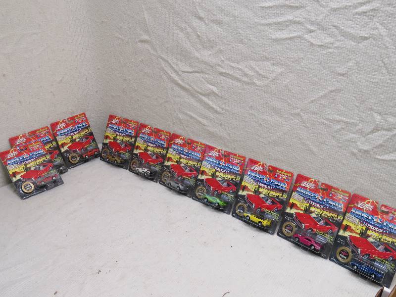 lot 136 image: Collectible Johnny Lightning Cars