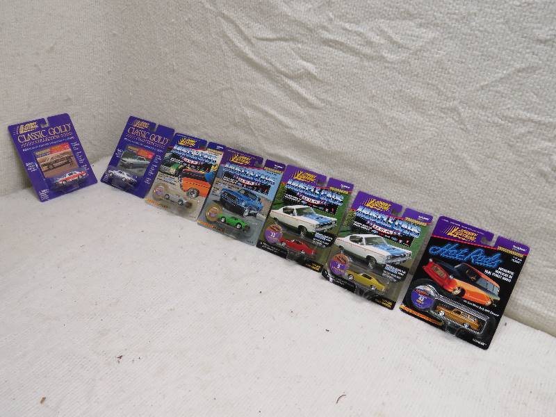 lot 138 image: Collectible Johnny Lightning Cars
