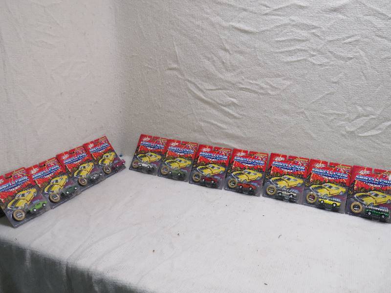lot 139 image: Collectible Johnny Lightning Cars