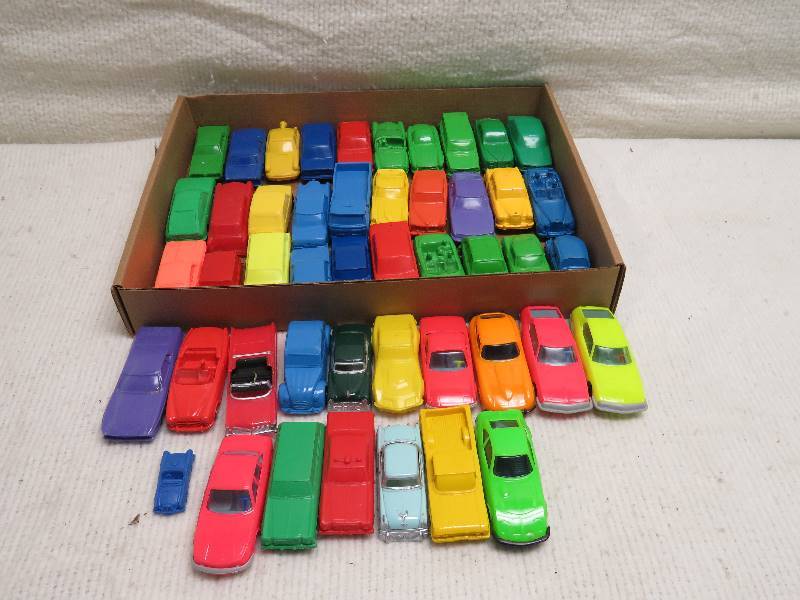 lot 141 image: Vintage Plastic cars