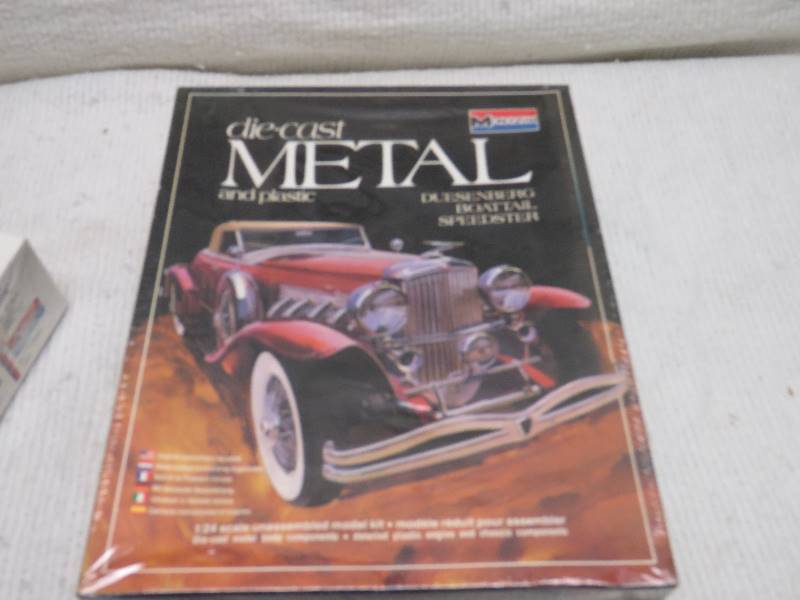lot 170 image: Collectible Model Kits