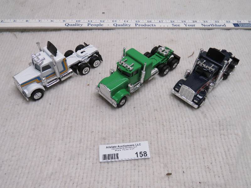 lot 158 image: Collectible Semi Trucks