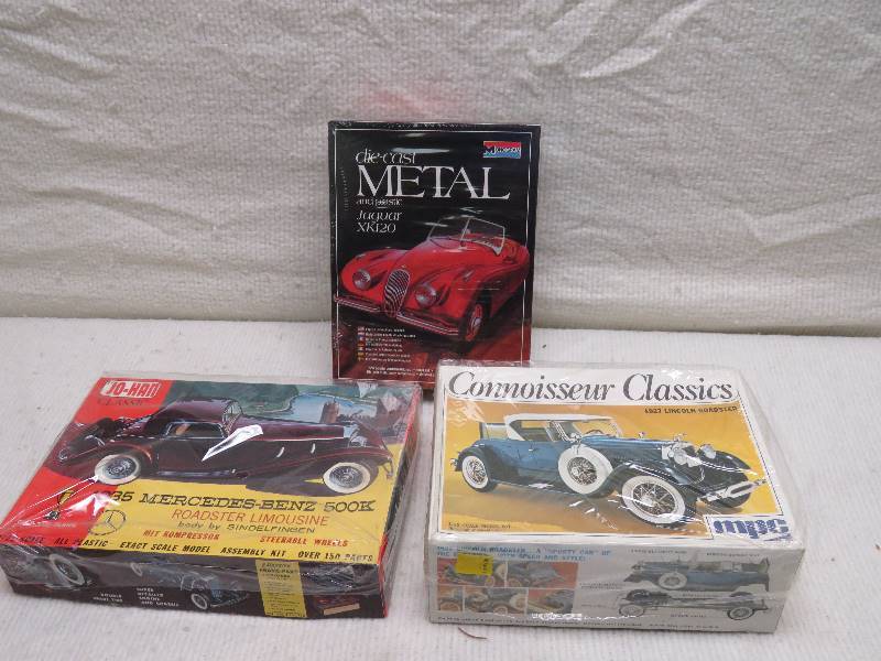 lot 167 image: Collectible Model Kits